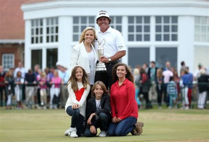 Amanda Brynn Mickelson- Eldest Daughter Of Professional Golfer Phil Mickelson