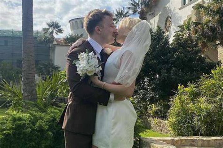 Are Shayne And Courtney Dating 2023? Relationship Timeline