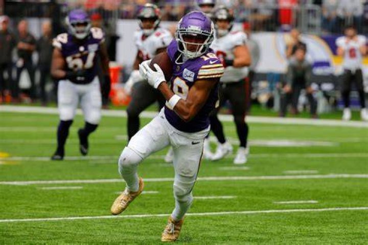 Are the Minnesota Vikings weighing options to trade Justin Jefferson amid season woes?