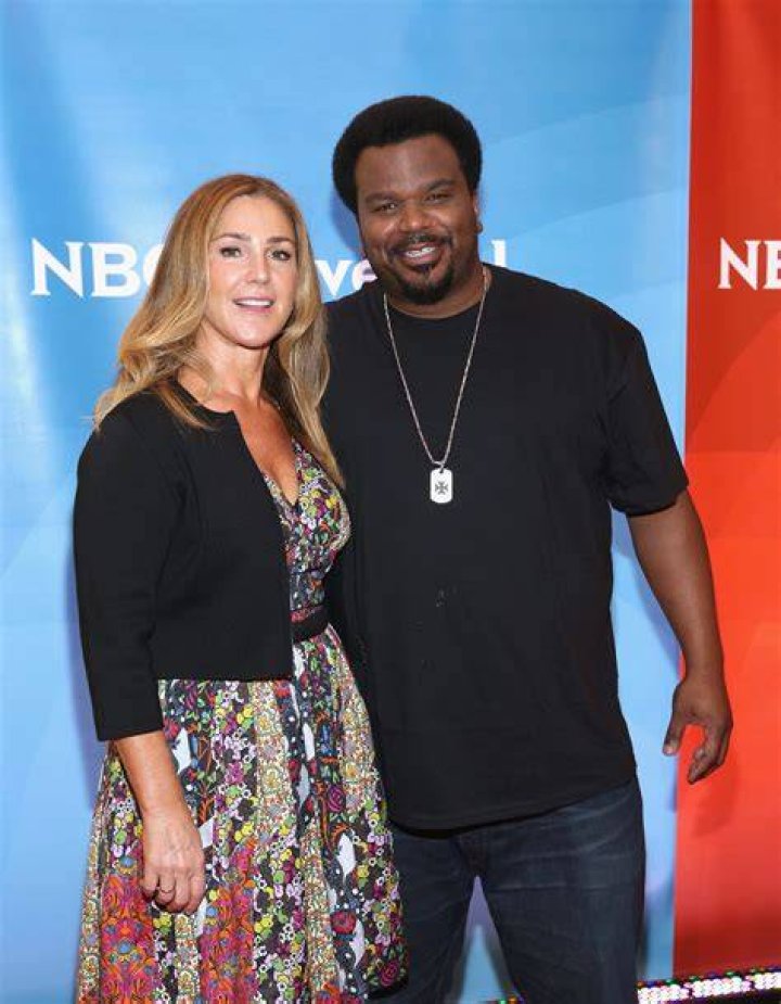 Betty Gilpin- Wiki, Age, Height, Boyfriend, Net Worth, Career & Facts ·
