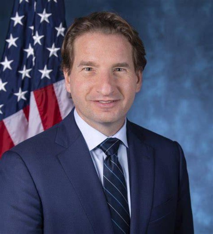 Dean Phillips Wiki, Height, Net Worth, Wife, Marriage, Career