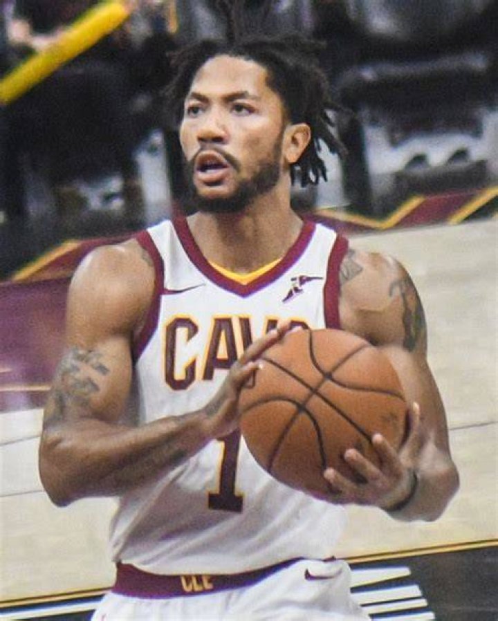 Derrick Rose- Wiki, Age, Ethnicity, Girlfriend, Net Worth, Career, Height