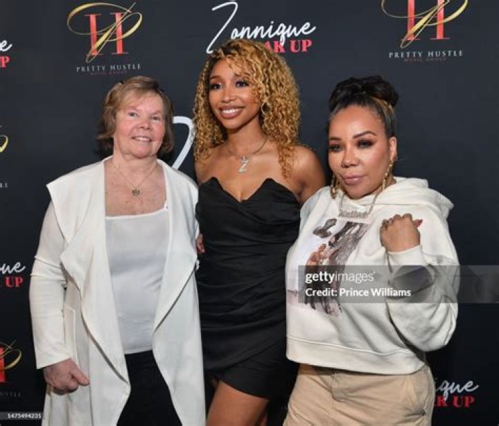 Discover The Extraordinary Journey Of Zonnique Pullins' Parents