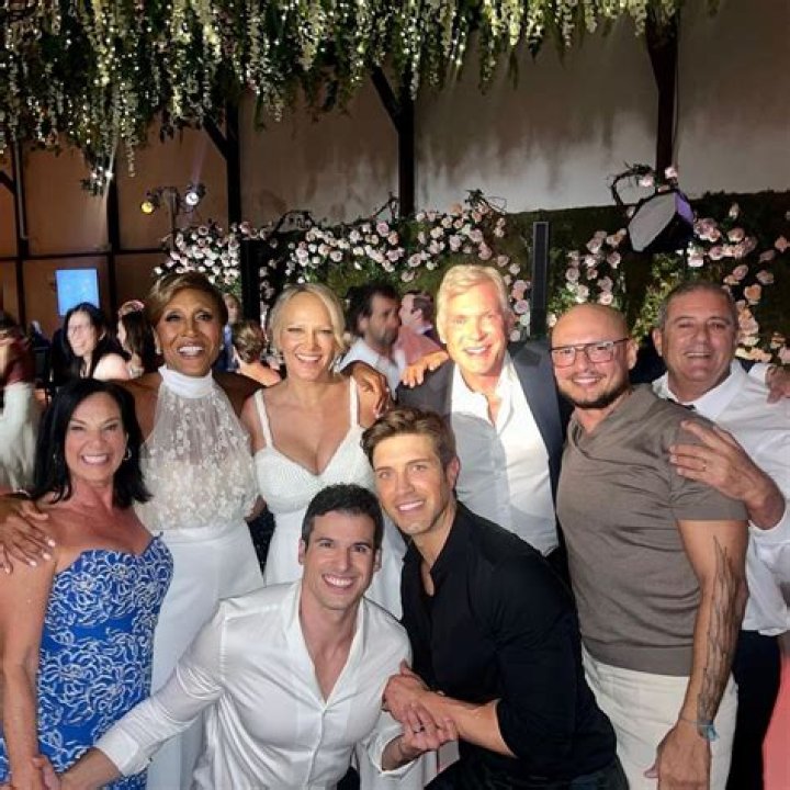 Discoveries And Insights Into Robin Roberts' Siblinghood