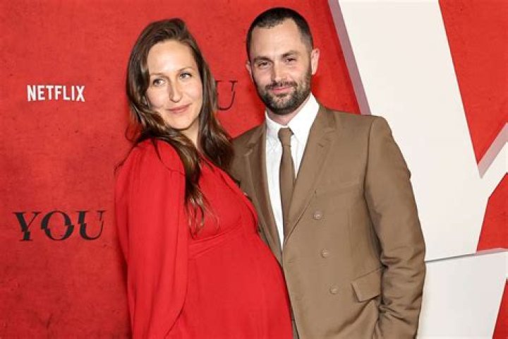 Domino Kirke- Wiki, Age, Ethnicity, Husband, Height, Net Worth, Career (Biographygist)