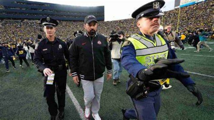 Ex-Ohio State coach Urban Meyer claims HC Ryan Day is under fire after third consecutive loss |