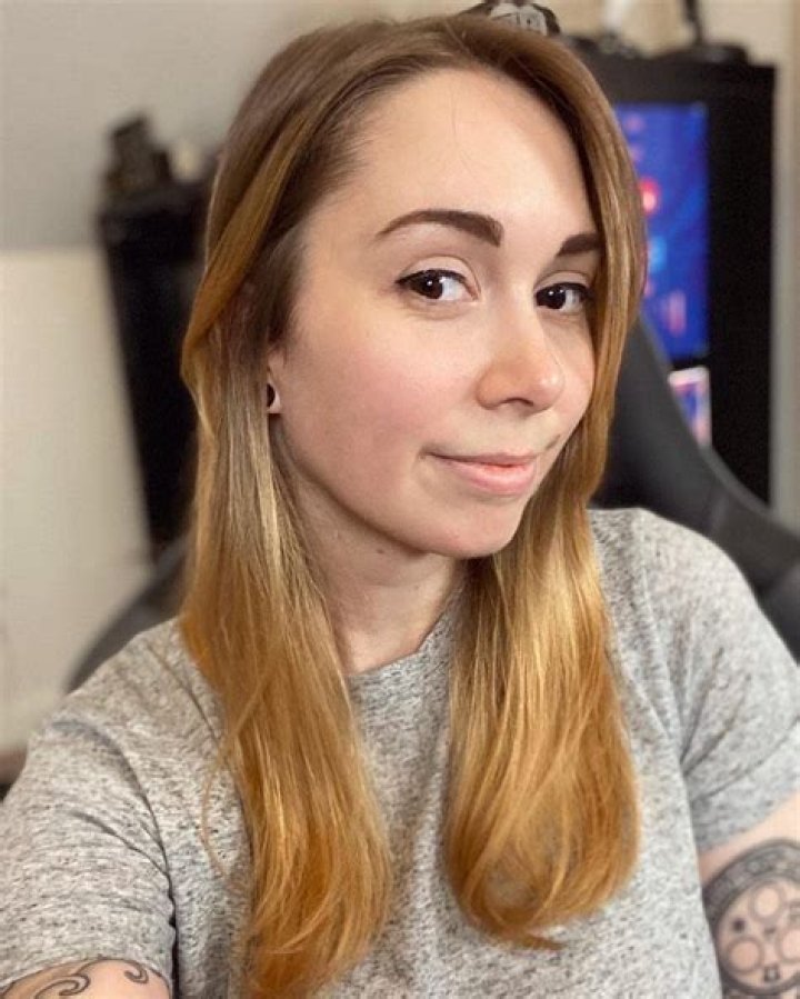 Gab Smolders- Net Worth, Age, Ethnicity, Husband, Height, Career