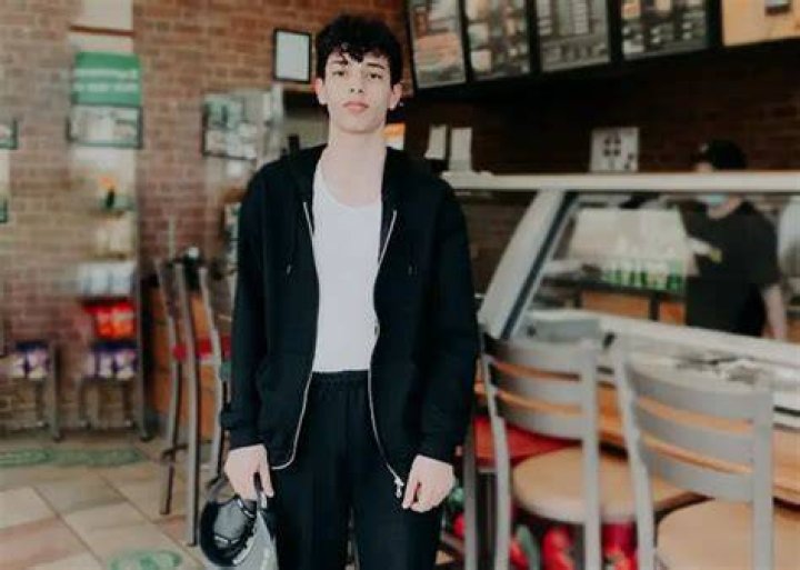 HamzahTheFantastic Gets on Heated Instagram Live With All 4freakshow Members to Address Post-s