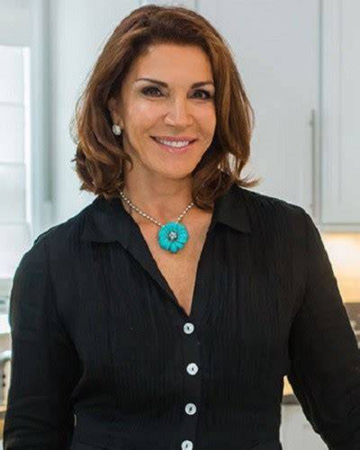 Hilary Farr Bio (Wiki) ·