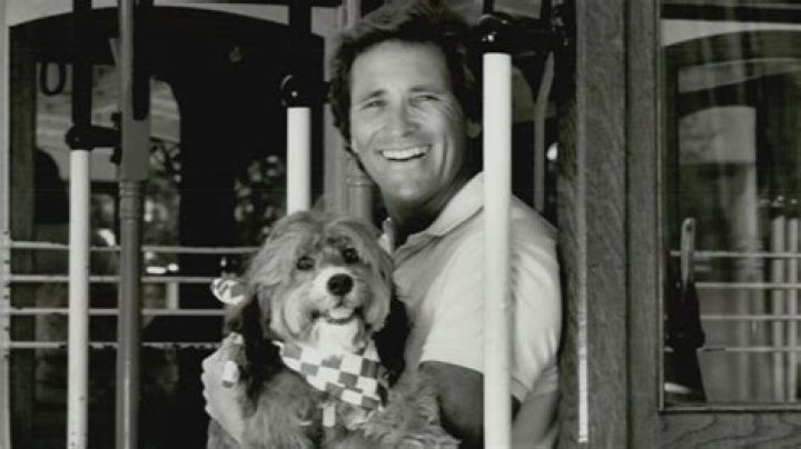 How Old is Doug McConnell? Age Revealed ·