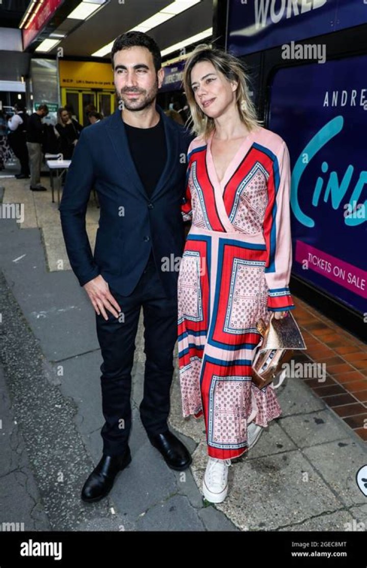 Is Brett Goldstein Married?