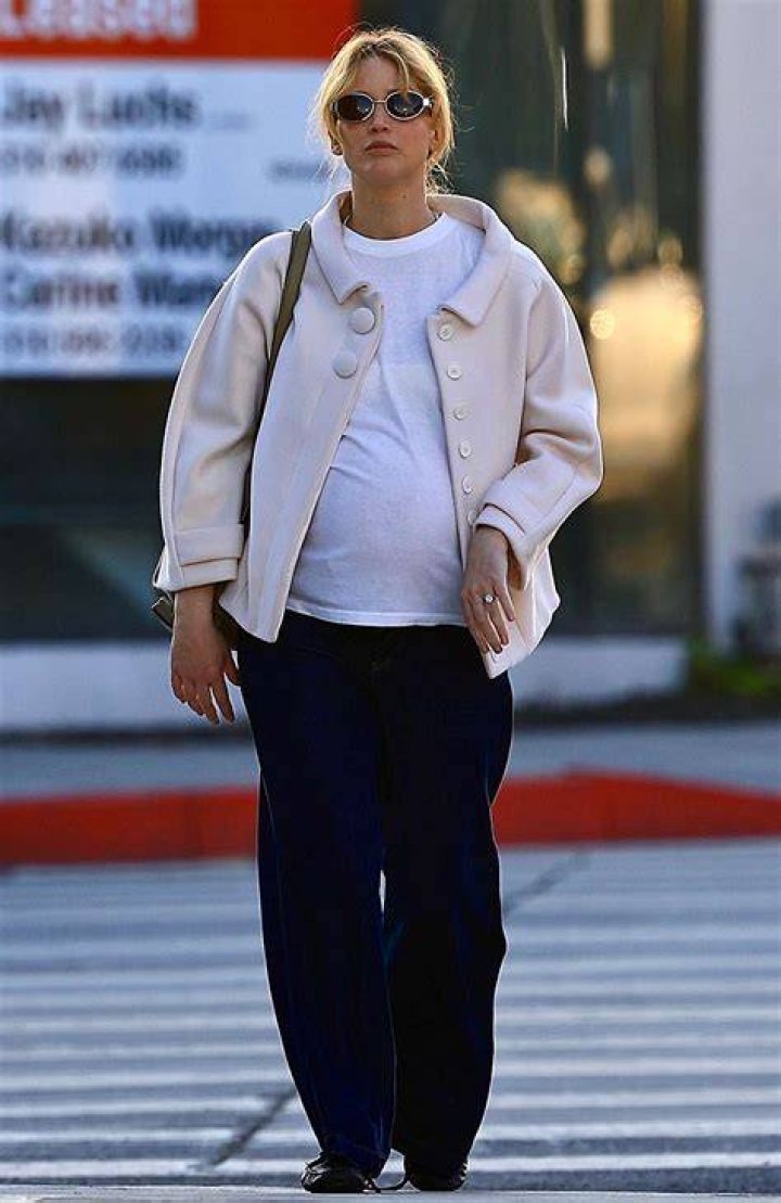 Is Jennifer Lawrence Pregnant? Jennifer Lawrence Seen Walking With Her Baby Boy For Morning Walk