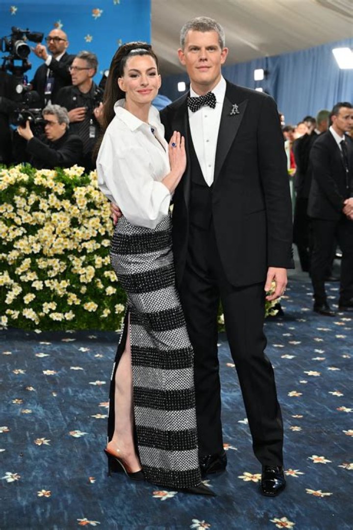 Jonathan Rosebanks Shulman- Meet Eldest Son Of Anne Hathaway and Her Husband, Adam Shulman