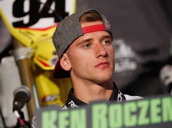 Ken Roczen Bio, Wiki, Age, Height, Arm, Surgery, Wife, Salary, Net Worth ·