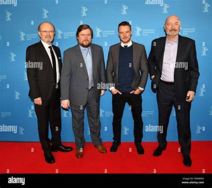 Kurtwood Smith Height - CelebsHeight.org