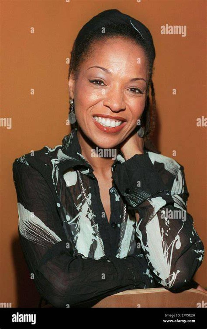 Lisa Simone Kelly |