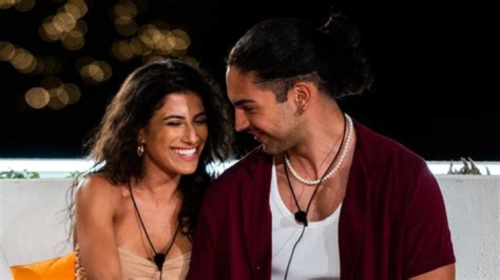Love Island Australias Phoebe Thompson snogs Cassie Lansdell in raunchy kissing game as the pair