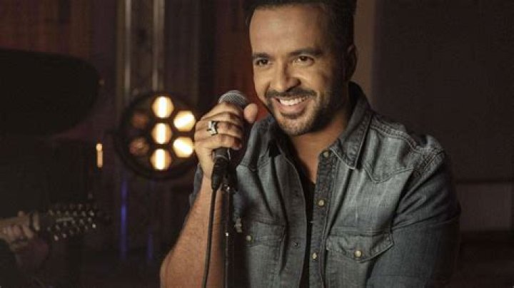 Luis Fonsi Ex Wife And Wife Cancer Who