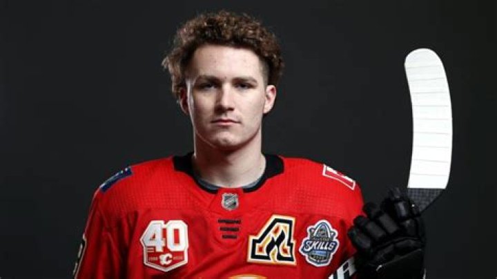 Matthew Tkachuk Net Worth, Career, Endorsements, Girlfriend, Family, and more ·