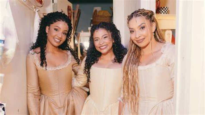 Meet Her Sisters Renee And Natalie |