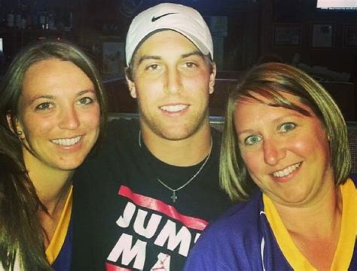 Meet Sister Amanda & Angela Thielen