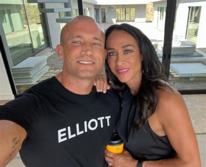 Net Worth, Wife, Height, Age, Kids |