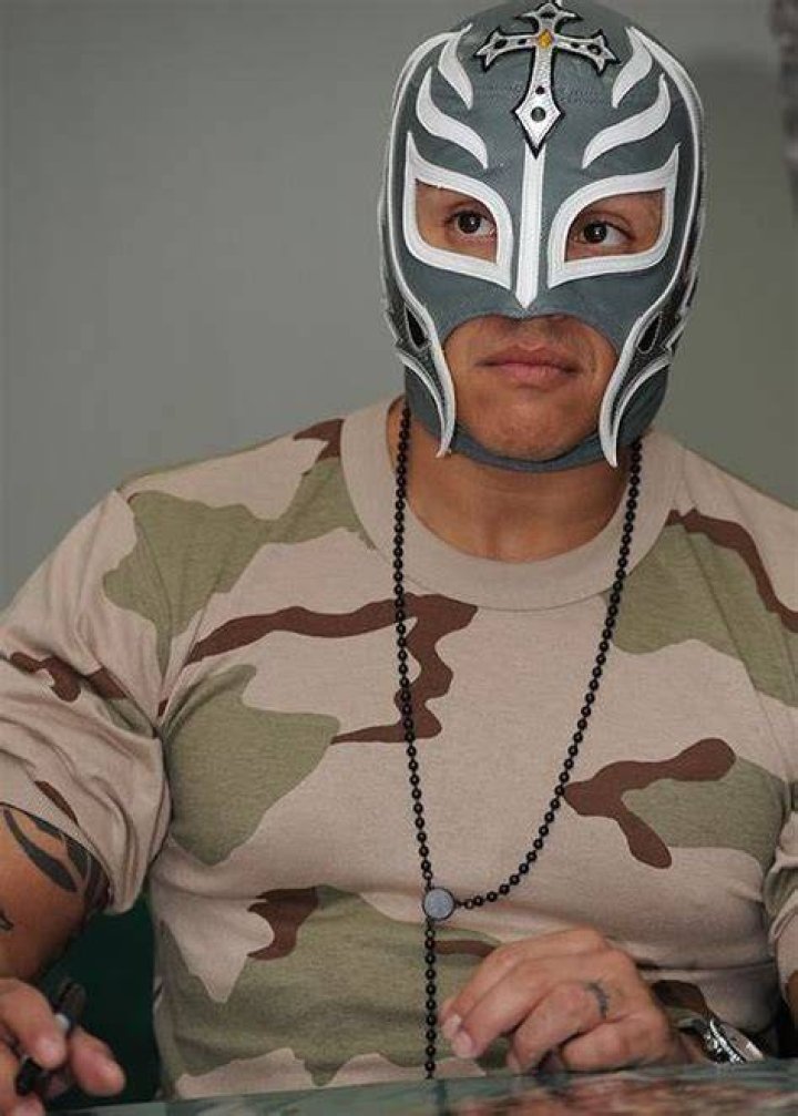 Rey Mysterio Height, Weight, Age, Spouse, Children, Facts, Biography |