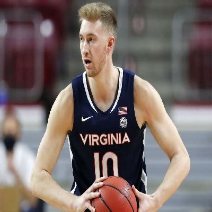 Sam Hauser College Stats, Earnings, Salary, Family, Relationship, Girlfriend ·