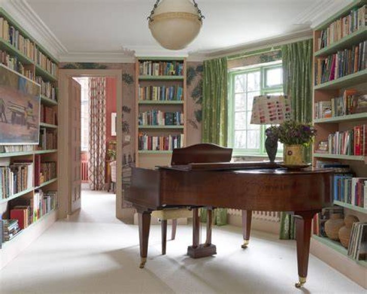 Uncover The Pioneering Legacy Of Roger Kemp's Daughter, Ali, In Conservation