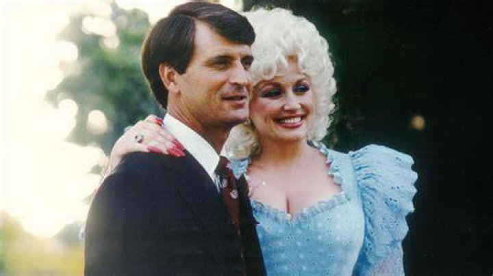 Unveiling The Circumstances: Dolly Parton's Mother's Passing