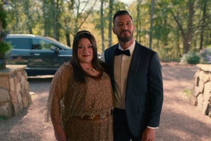 What is Brooke Elliott doing now? Weight, Net Worth, Husband |