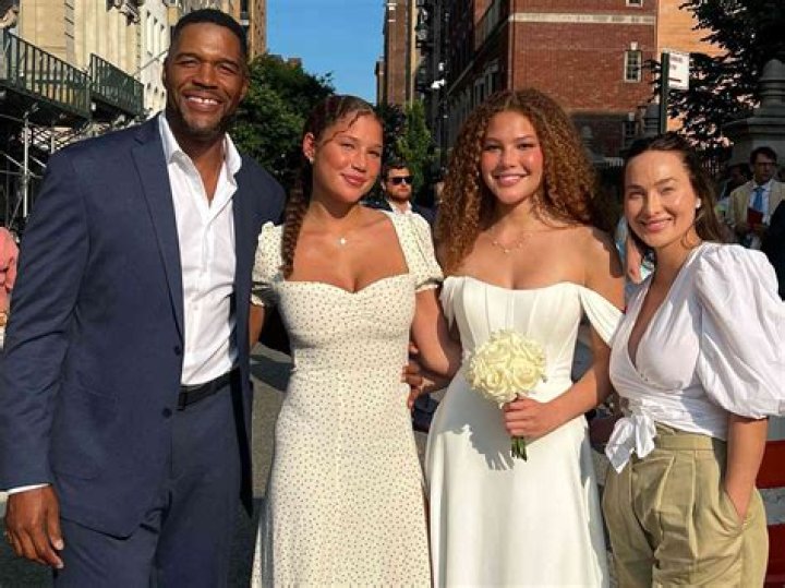 Who Is Michael Strahan Dating, Married, Wife, Children, Net Worth, Girlfriend, Instagram