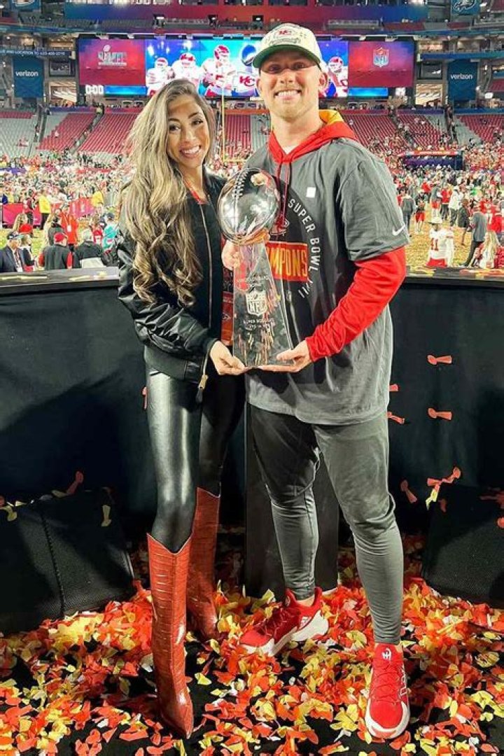 Who Is Paige Loren? Shane Buechele Girlfriend Age Gap Family Ethnicity And Net Worth |