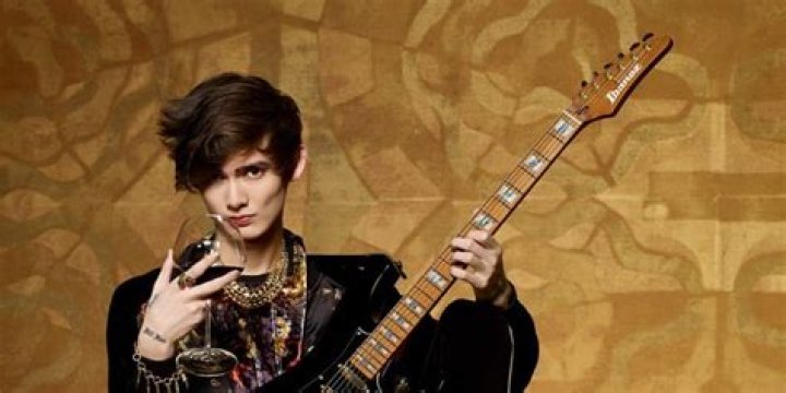 Who is Tim Henson? Neck Tattoo, Age, Net Worth, Dating. Gay? |